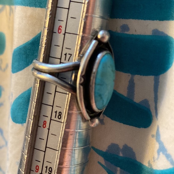 Turquoise Silver Ring - Picture 3 of 4